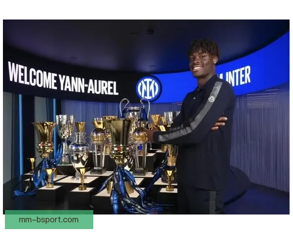 孔蒂重返梅阿查球场与国际米兰战成平局 向昔日球队致敬